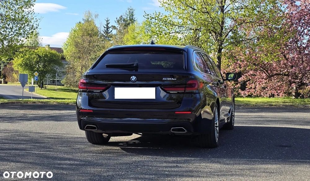BMW Seria 5 530e Luxury Line sport - 9