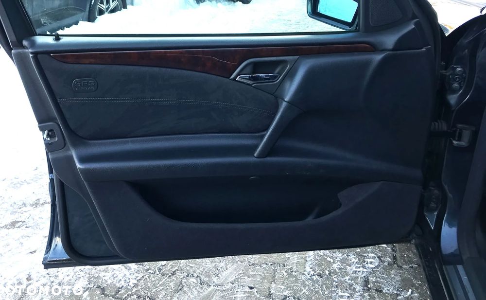 Mercedes-Benz Klasa E - 25