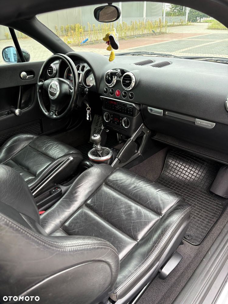 Audi TT Coupé 1.8T Quattro - 26