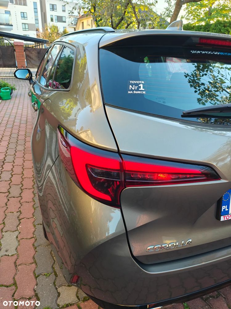 Toyota Corolla 1.8 Hybrid Comfort - 18