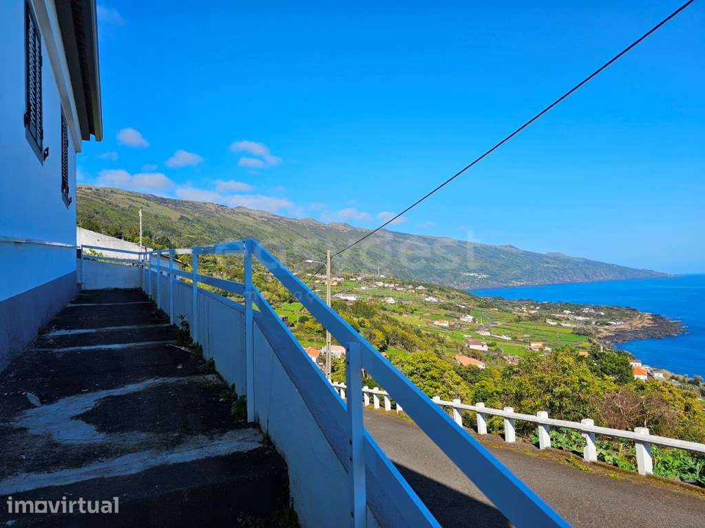 Moradia Tradicional no Pico, com Vista Mar nas Ribeiras - Grande imagem: 2/22