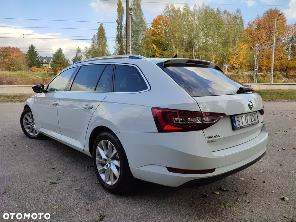 Skoda Superb 2.0 TDI L&K DSG - 9