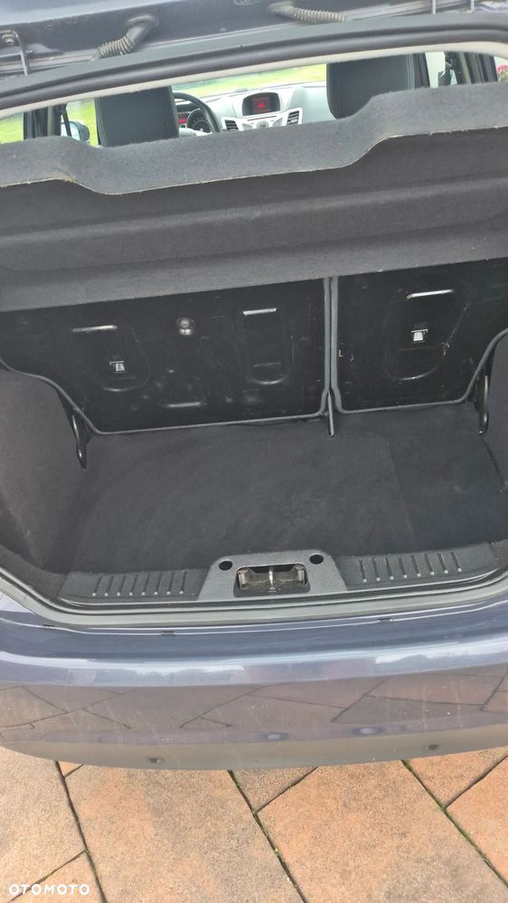 Ford Fiesta - 9