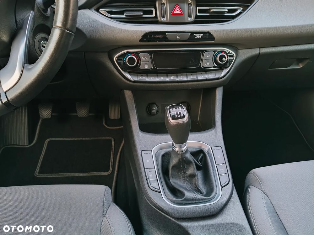 Hyundai i30 1.5 T-GDI 48V Smart - 16