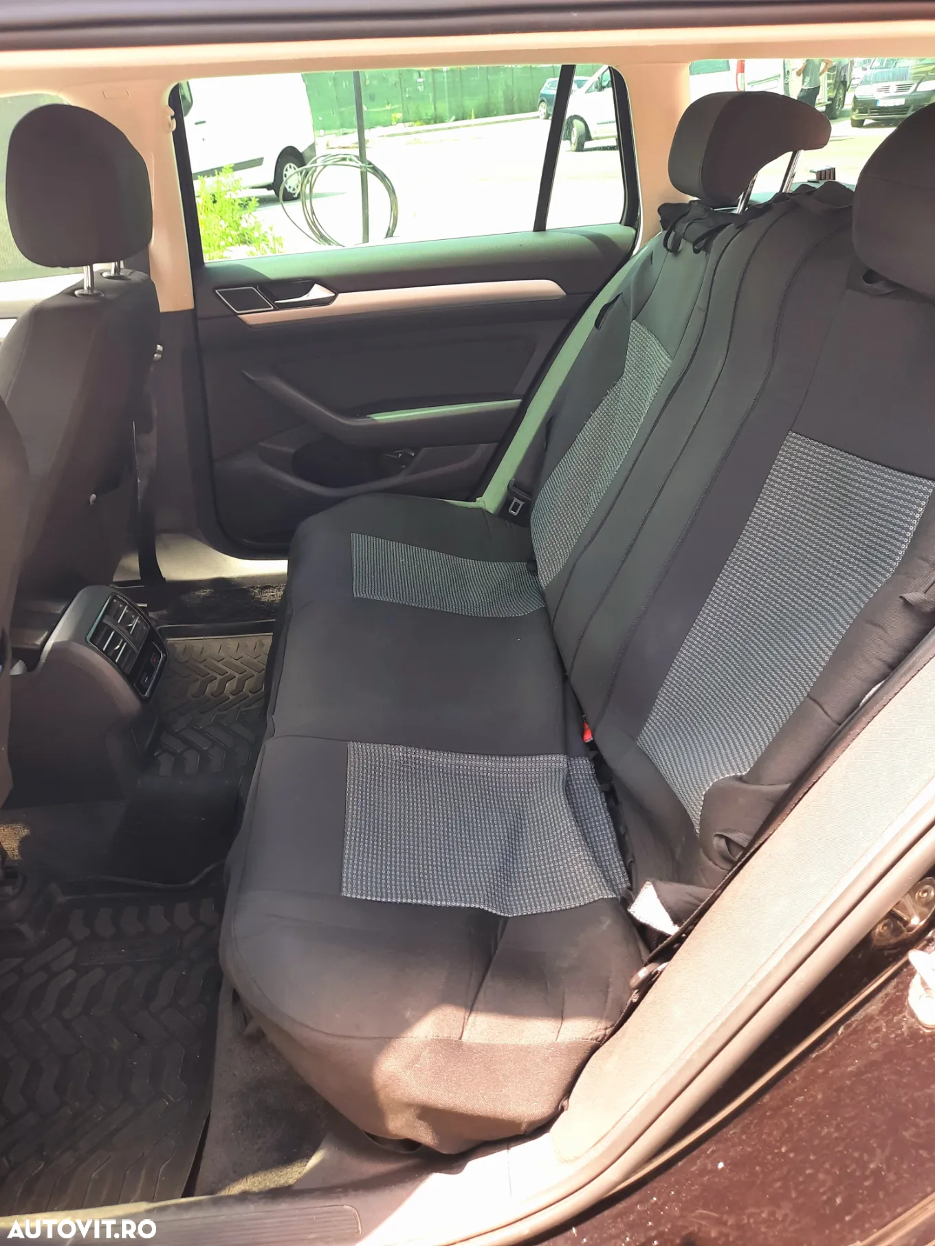 Volkswagen Passat Variant 2.0 TDI SCR DSG - 9