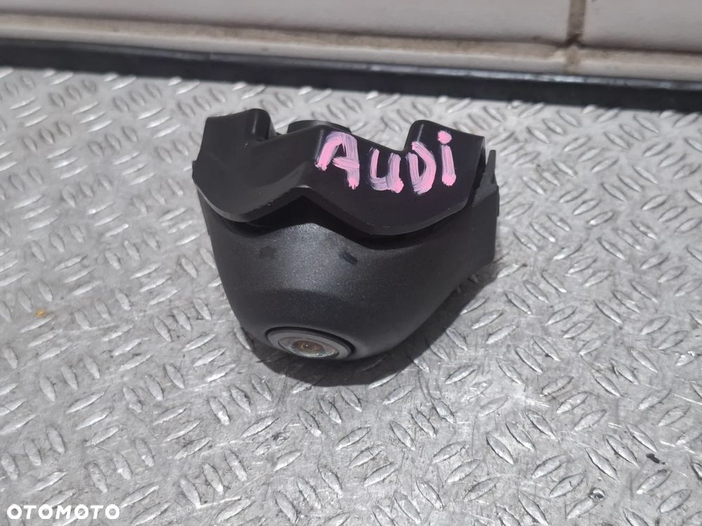 Kamera 360 stopni w grill przód Audi Q7 2019 rok nr 4M0853795B - 2