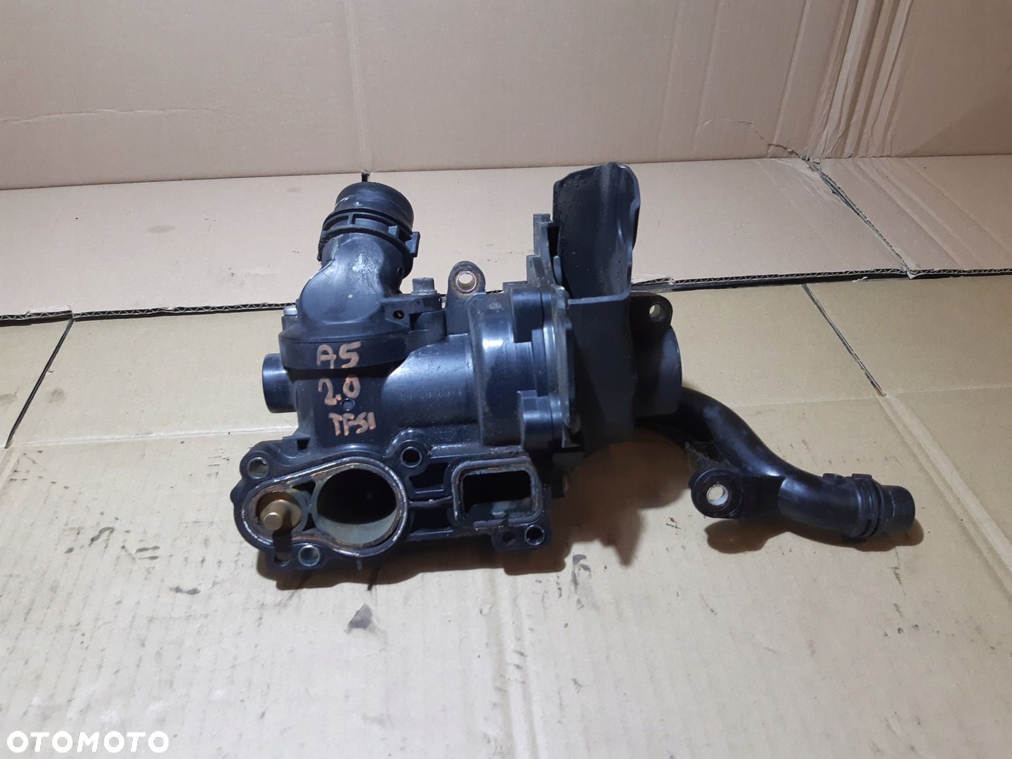 AUDI A5 8T 2.0 TFSI POMPA WODY 06J121026L - 1