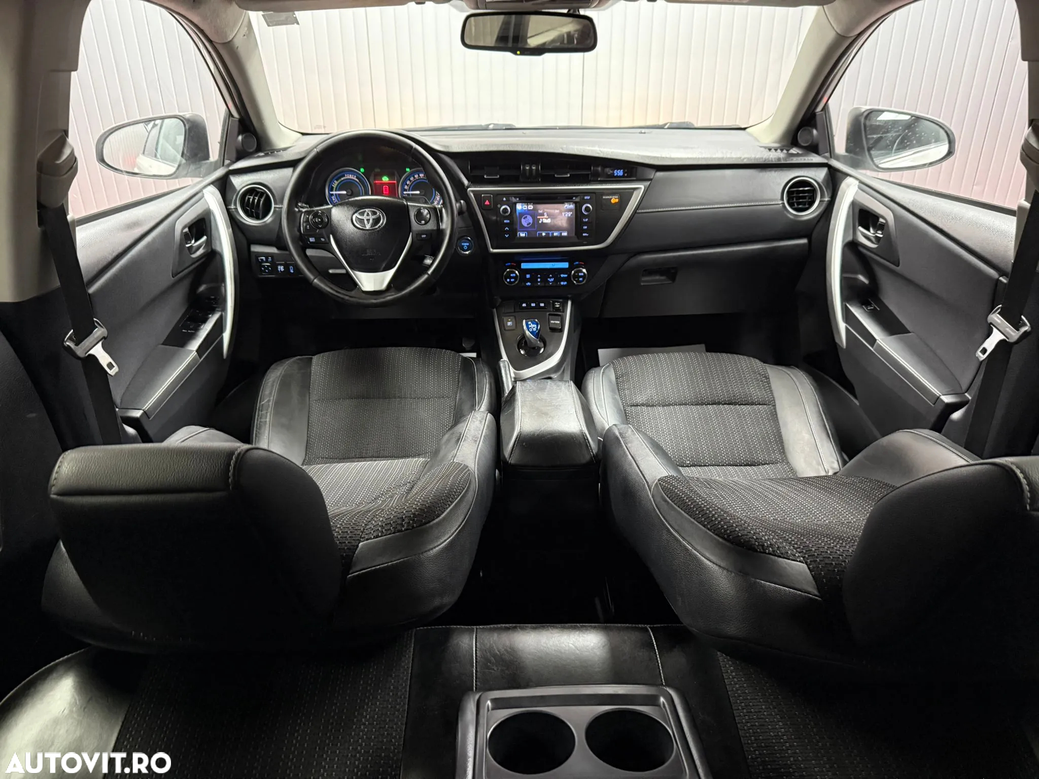 Toyota Auris - 4