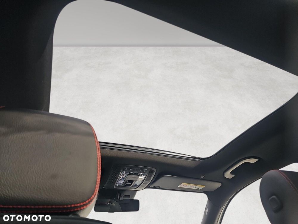 Mercedes-Benz GLB - 15