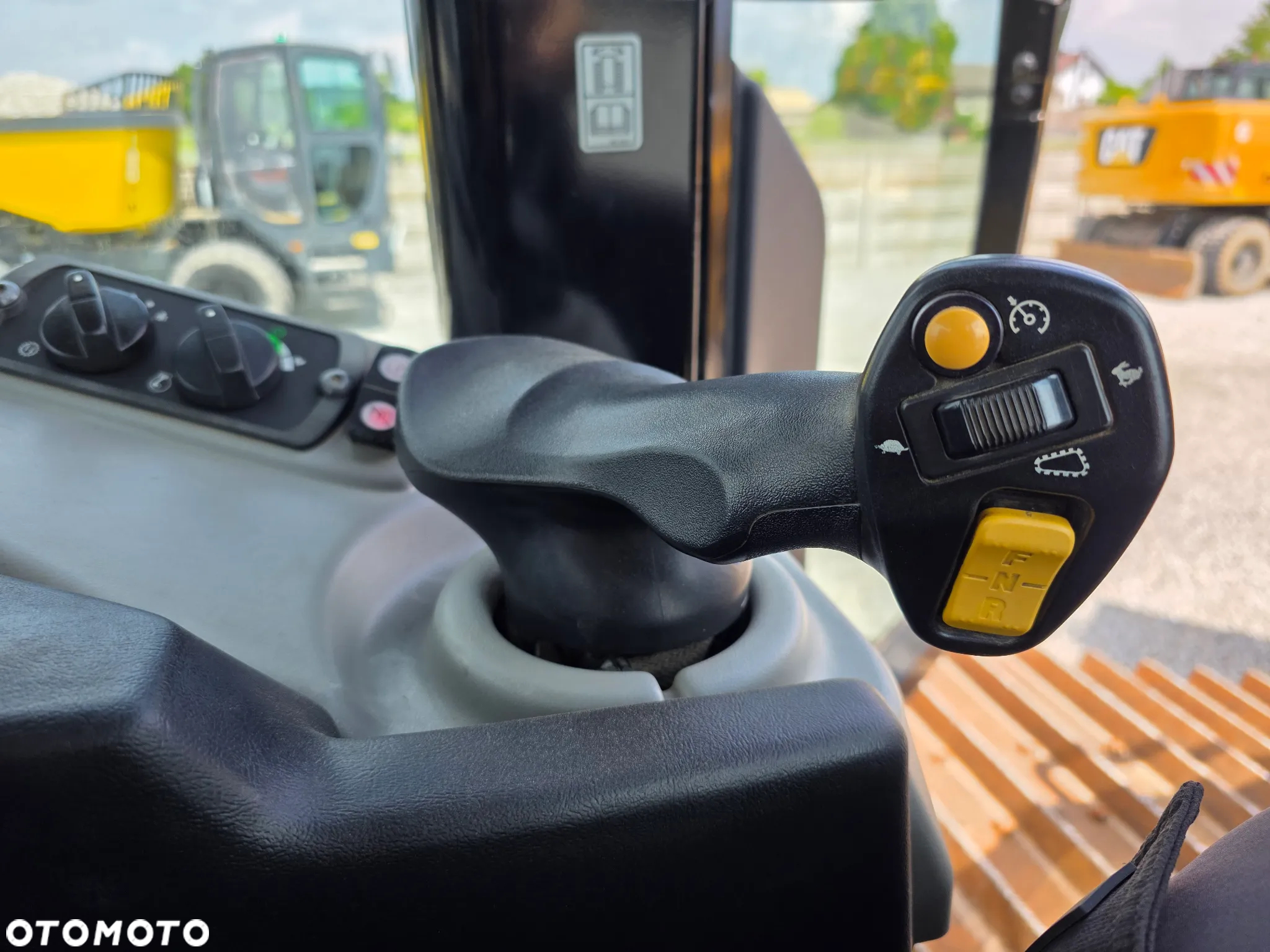 Caterpillar Caterpillar D6N LGP, 2017 ROK, PODWOZIE 80% DOBRE - 38