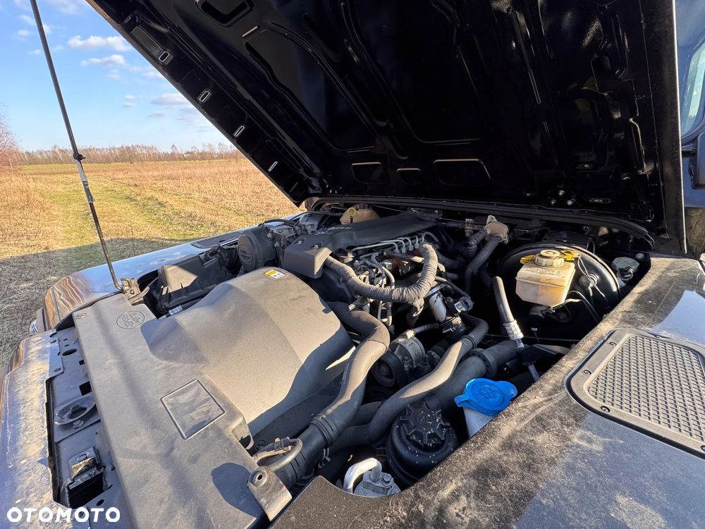 Land Rover Defender 110 Black Pearl Limited Edition - 14