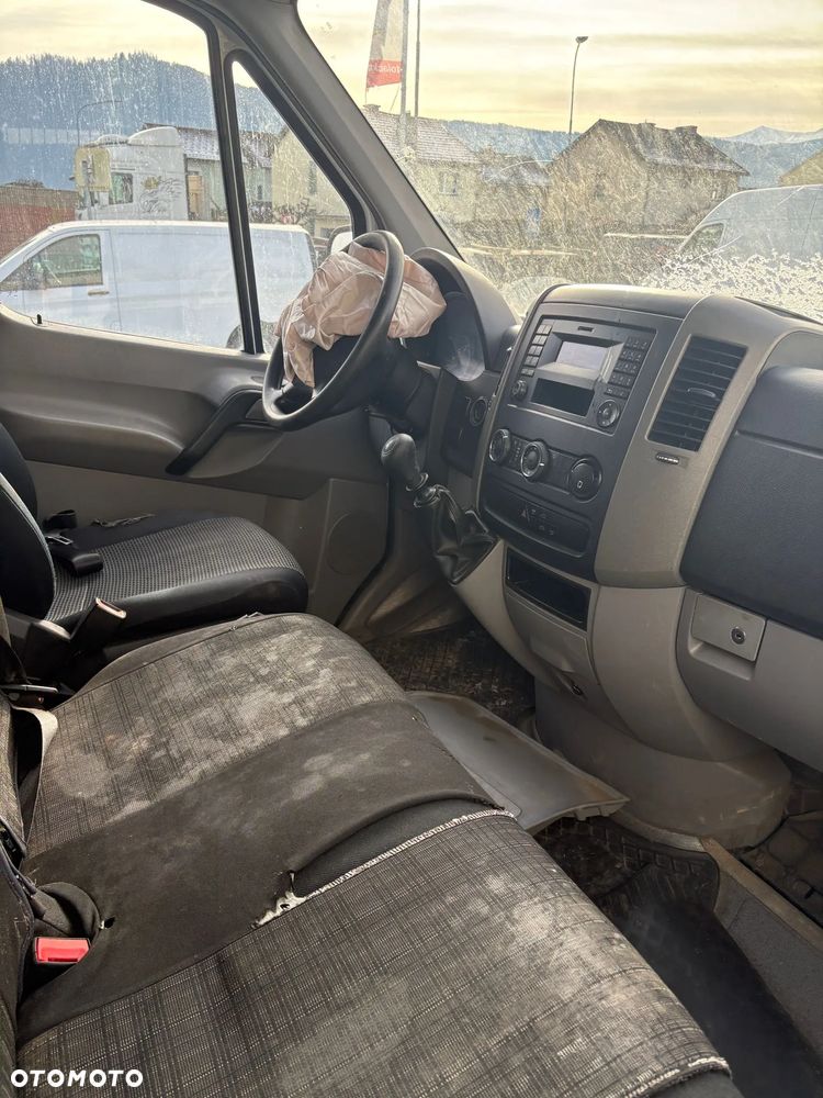 Mercedes-Benz Sprinter - 11