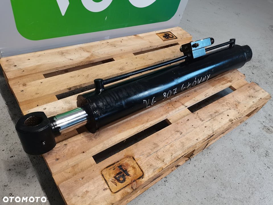 JLG 307 {Siłownik hydrauliczny teleskopa} - 1