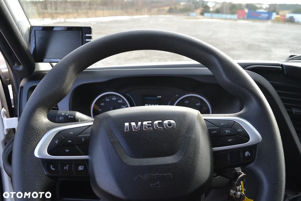 Iveco Daily 72C18 70C18 Skrzynia ładunkowa 5,6m + żuraw DN 6.0 S3 Sterowanie radiowe SCANRECO HDS Fassi Palfinger Hiab HMF HC - 19