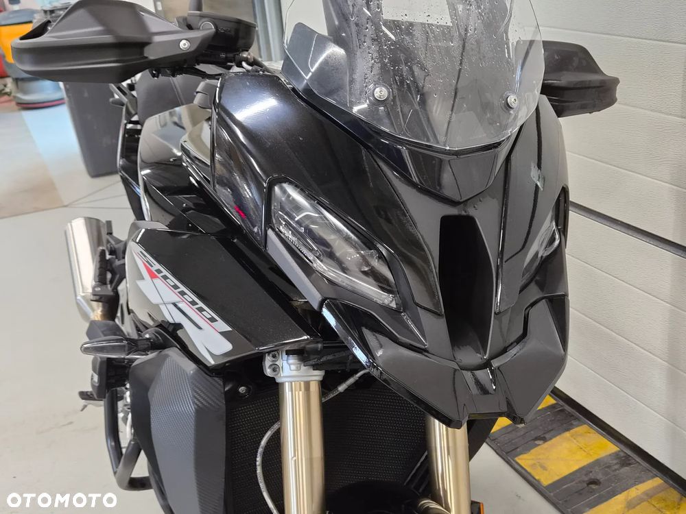 BMW XR - 8