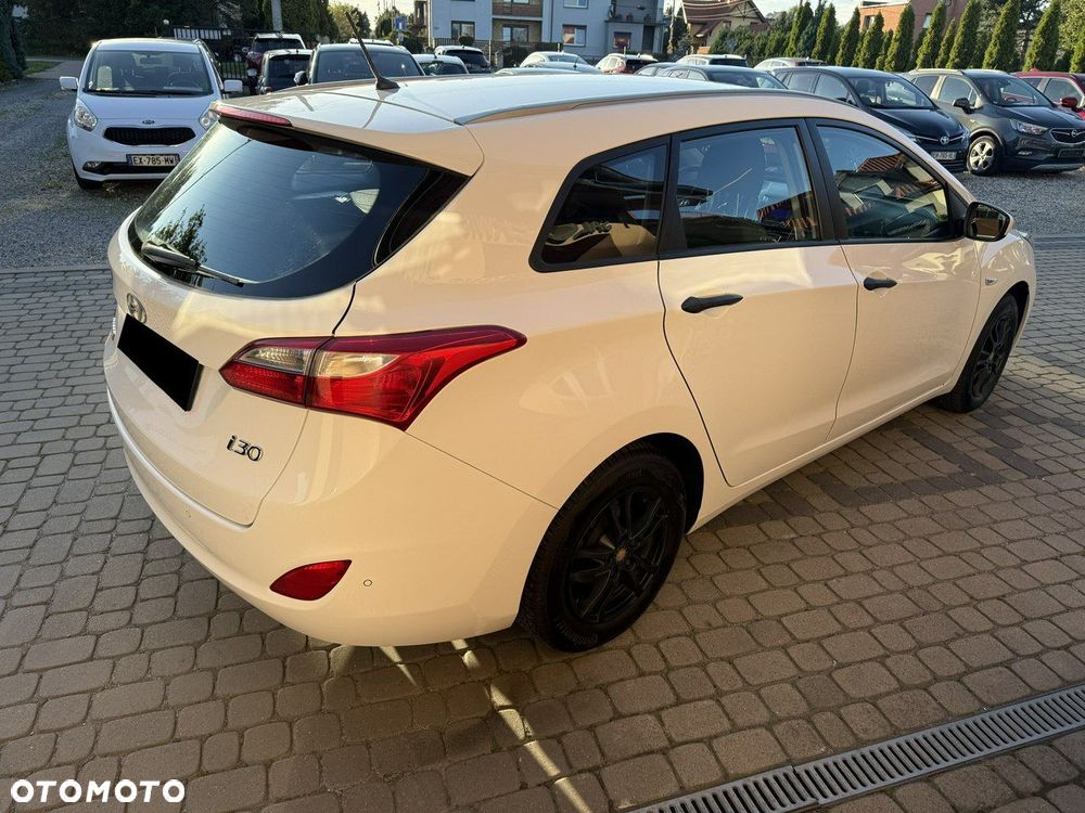 Hyundai i30 1.4 Classic + - 6