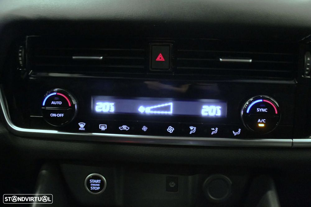 Nissan Qashqai 1.3 DIG-T N-Connecta LED Xtronic - 13