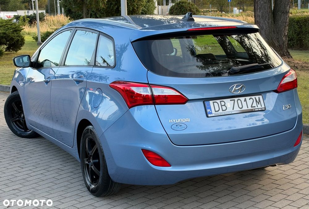 Hyundai i30 1.6 Premium - 27