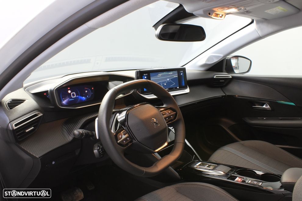 Peugeot 208 - 23