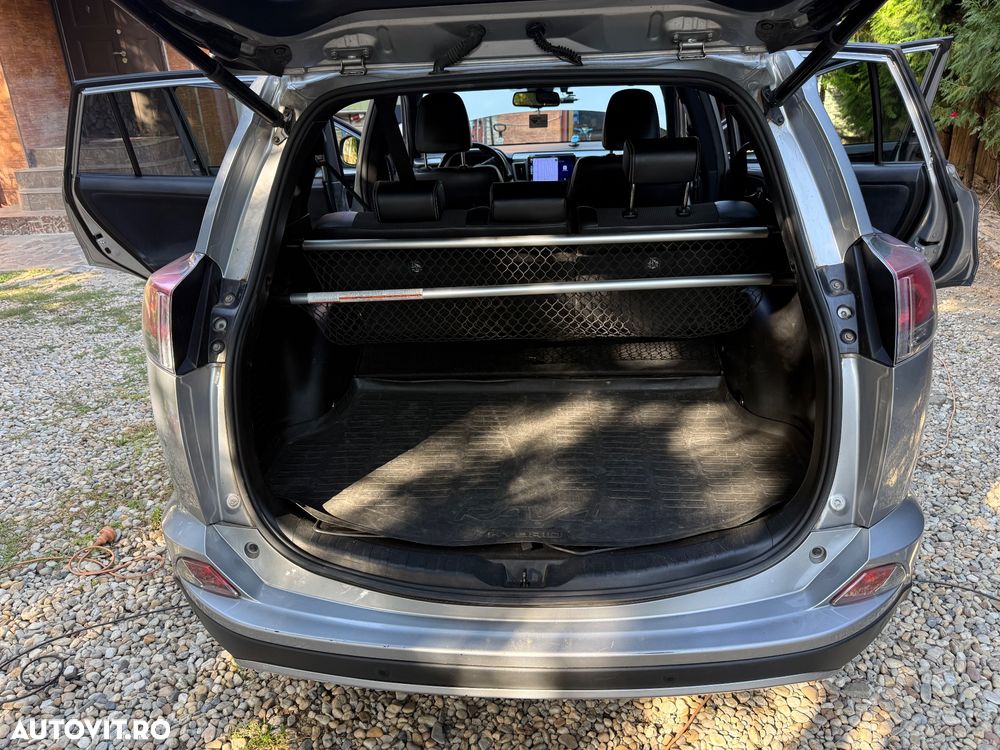 Toyota RAV4 - 18