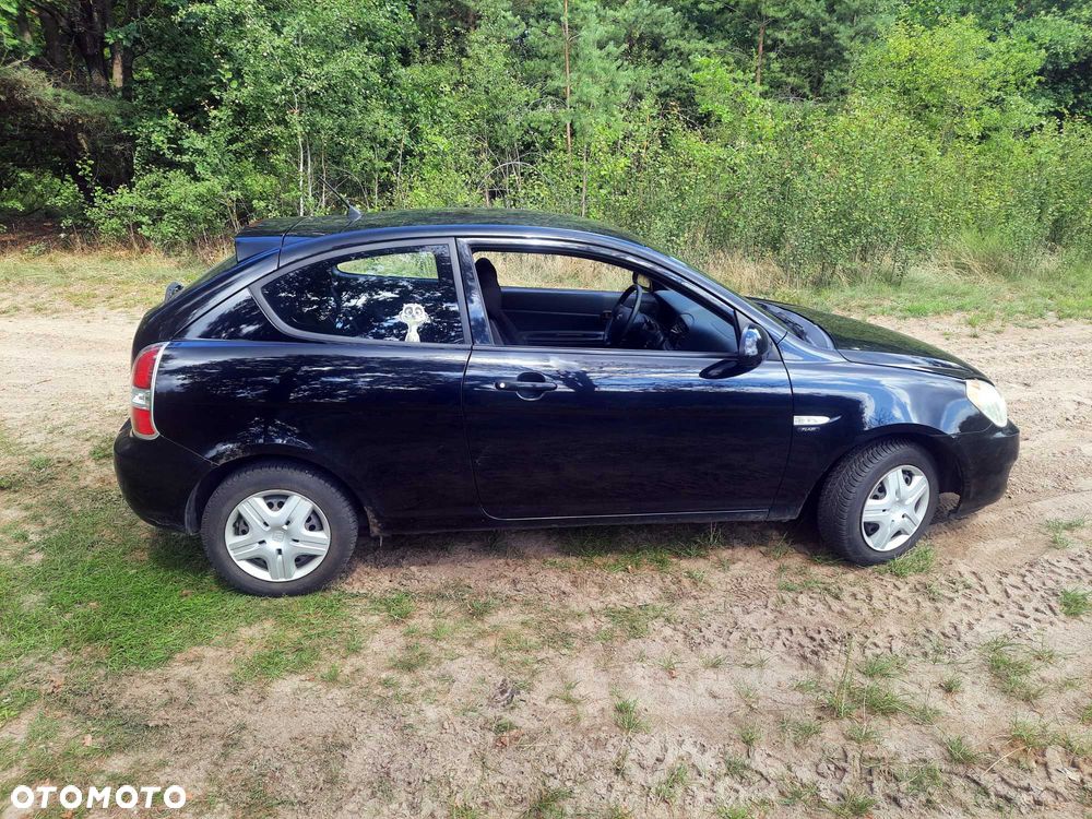 Hyundai Accent - 8