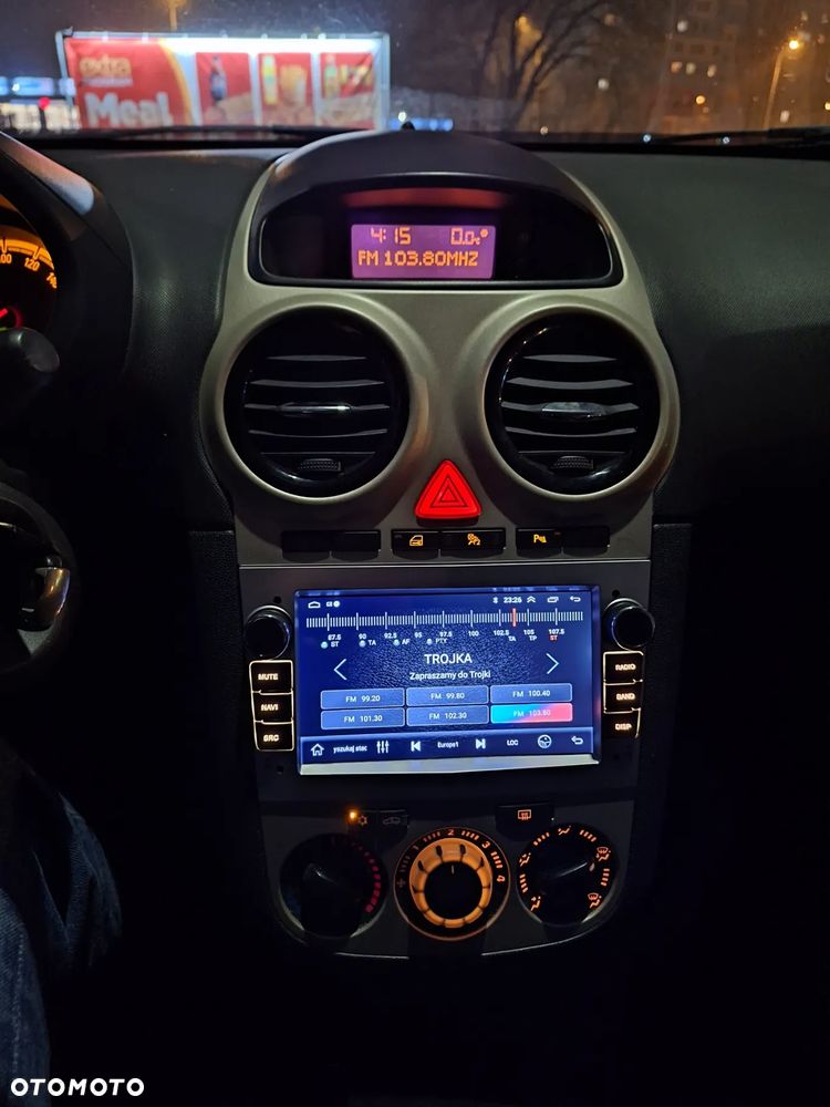 Opel Corsa 1.2 16V Cosmo - 3