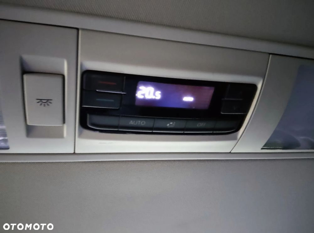 Volkswagen Caravelle 2.0 TDI L2 Highline 4Motion DSG - 29