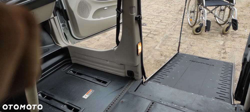 Dodge Caravan - 7