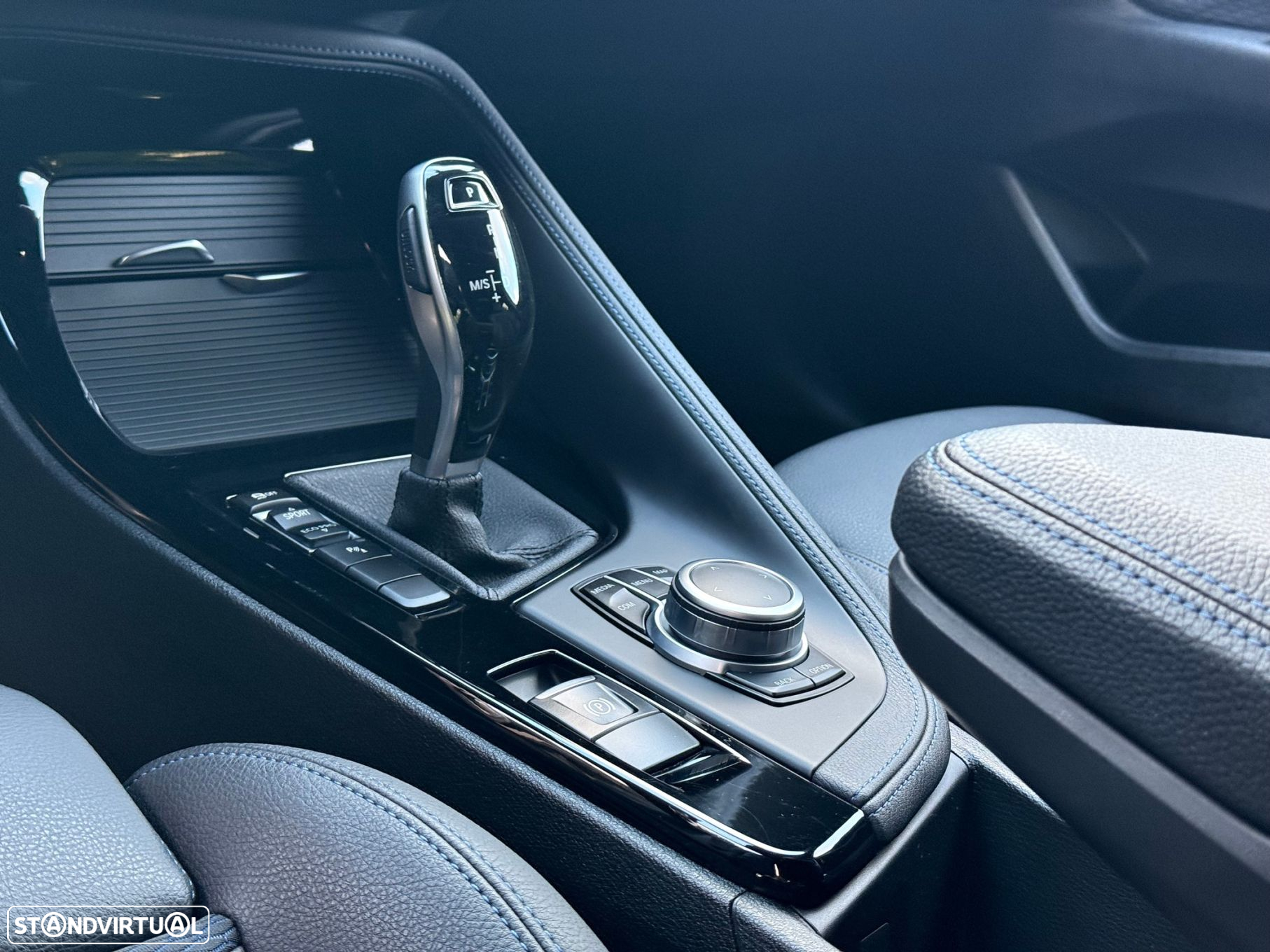 BMW X2 18 d sDrive Auto Pack M - 40
