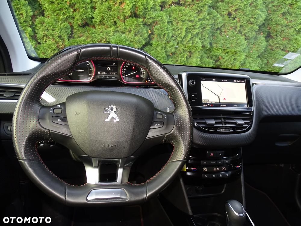 Peugeot 2008 PureTech 110 Stop&Start EAT6 GT-Line Edition - 16
