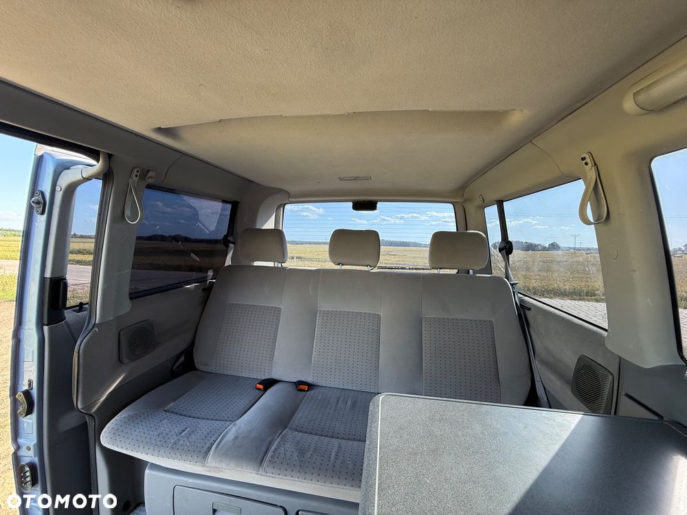 Volkswagen Multivan - 10