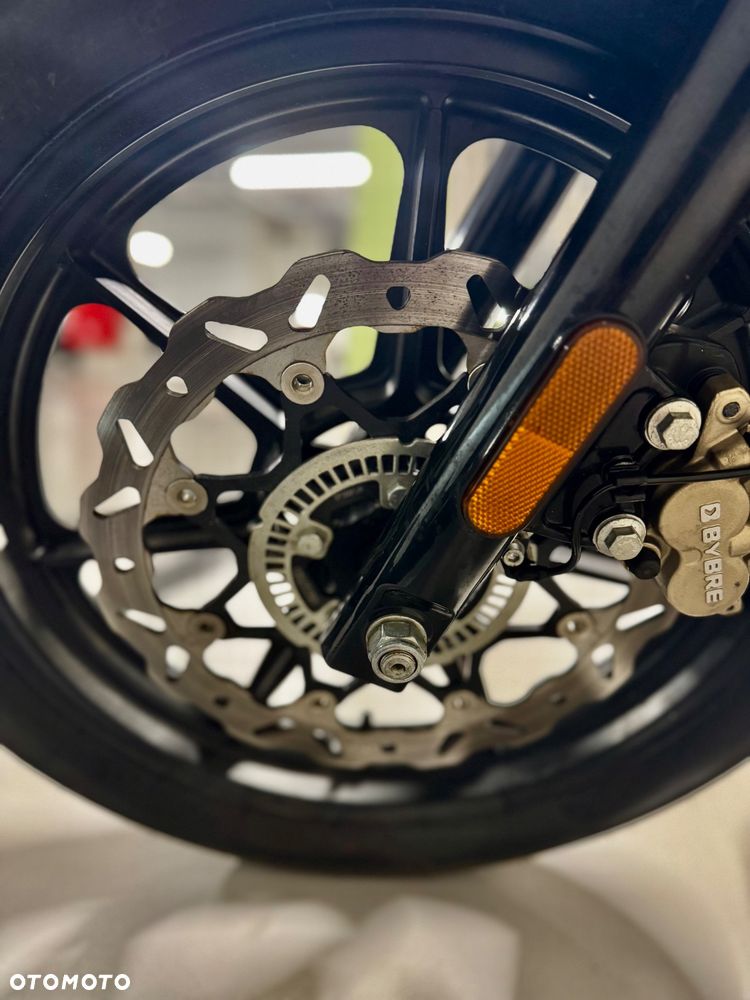 Royal Enfield Continental - 13