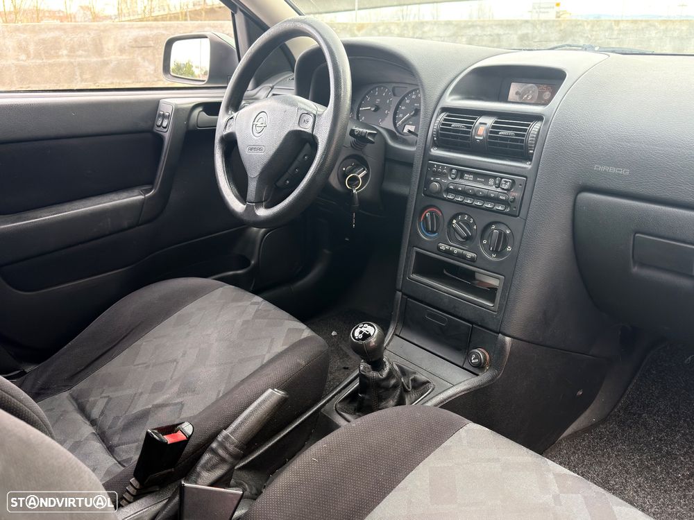 Opel Astra 1.4i Sportive - 10