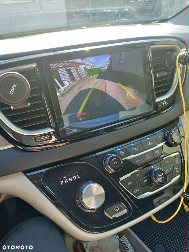 Chrysler Pacifica - 17