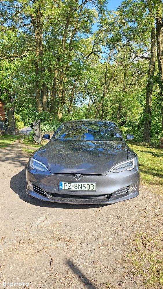 Tesla Model S - 29
