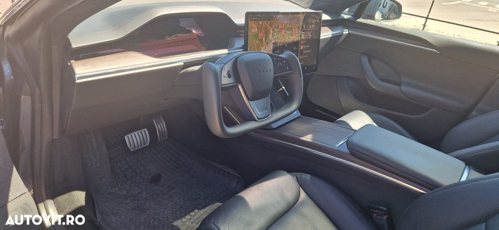 Tesla Model S - 10