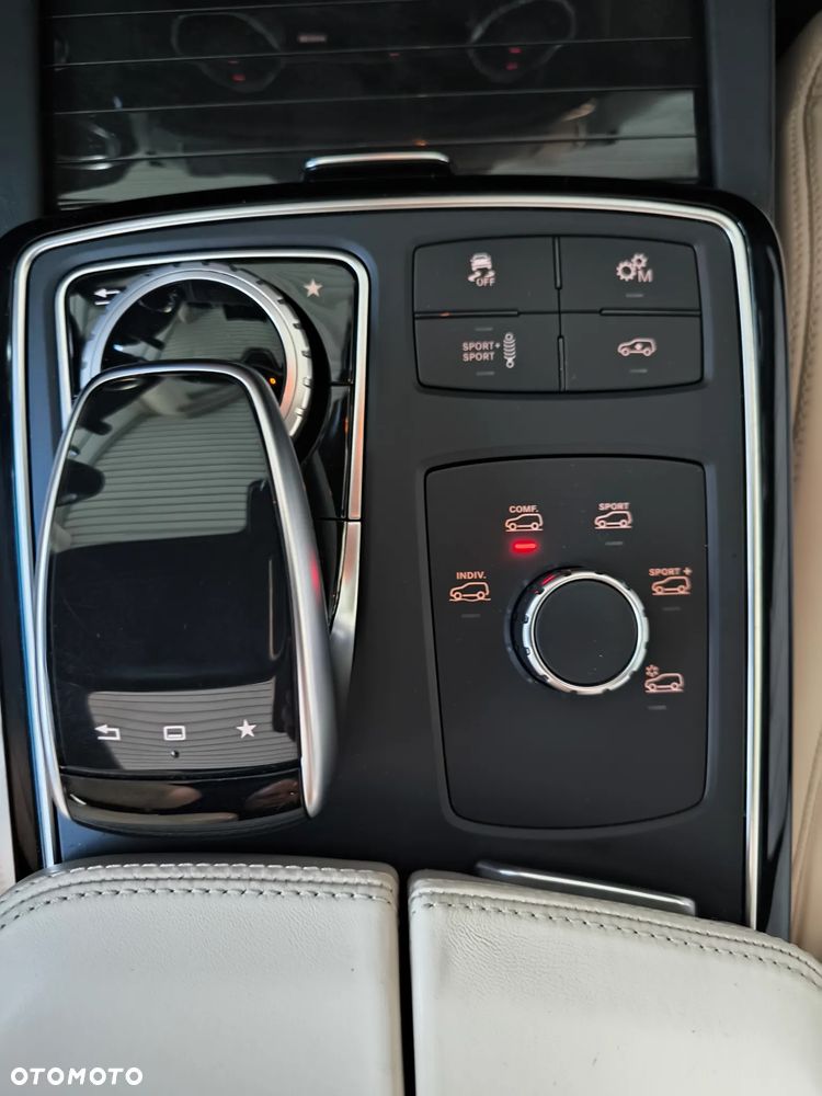 Mercedes-Benz GLE - 23