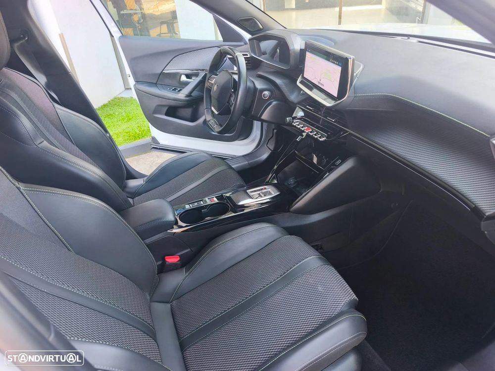 Peugeot e-2008 54 kWh GT - 8