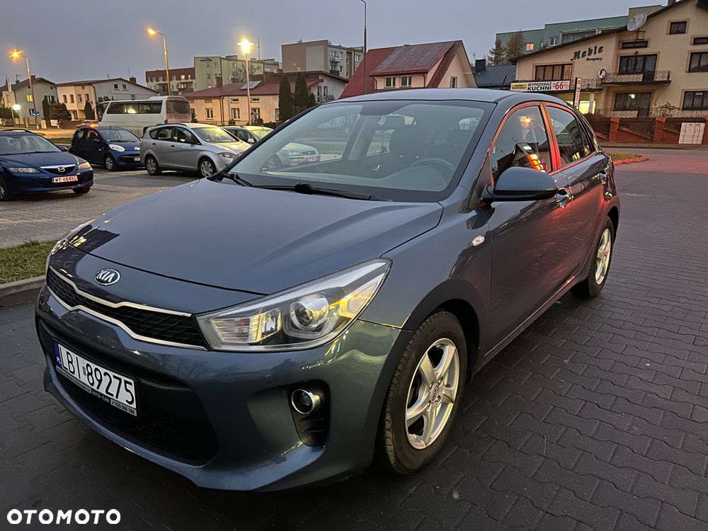 Kia Rio 1.2 L - 2