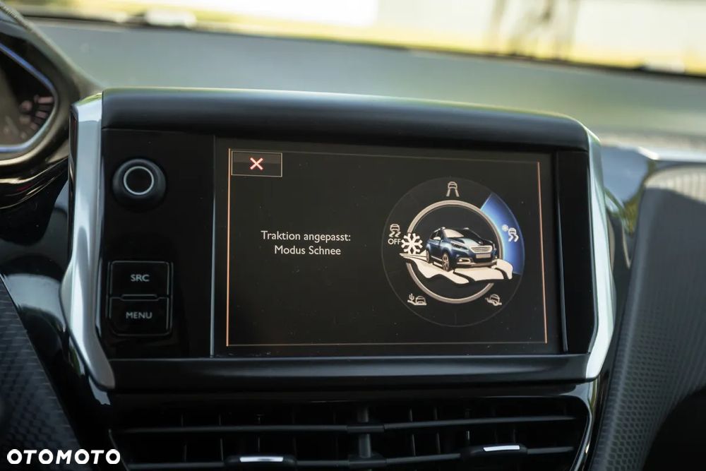 Peugeot 2008 1.2 Pure Tech Style S&S - 30