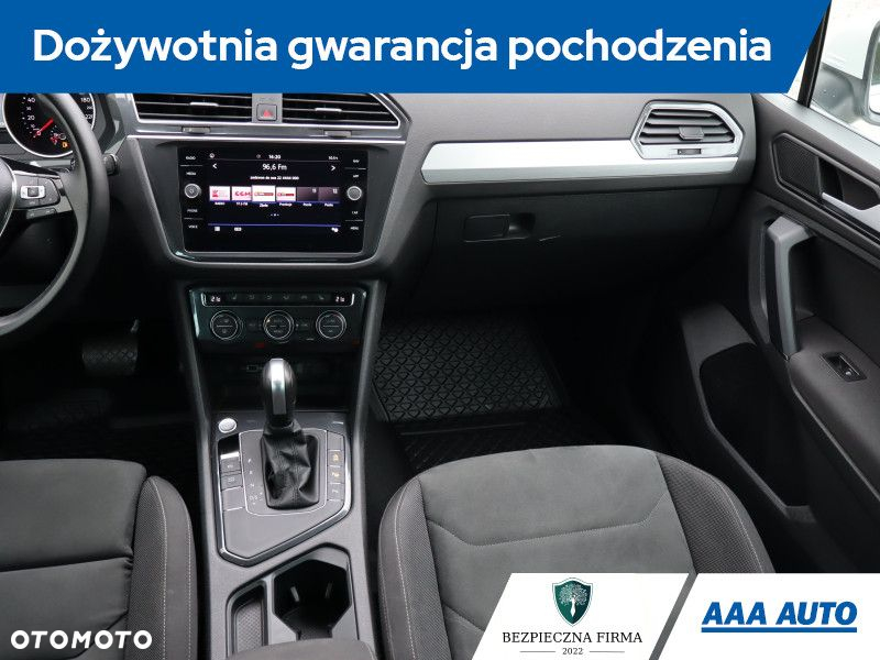Volkswagen Tiguan - 9