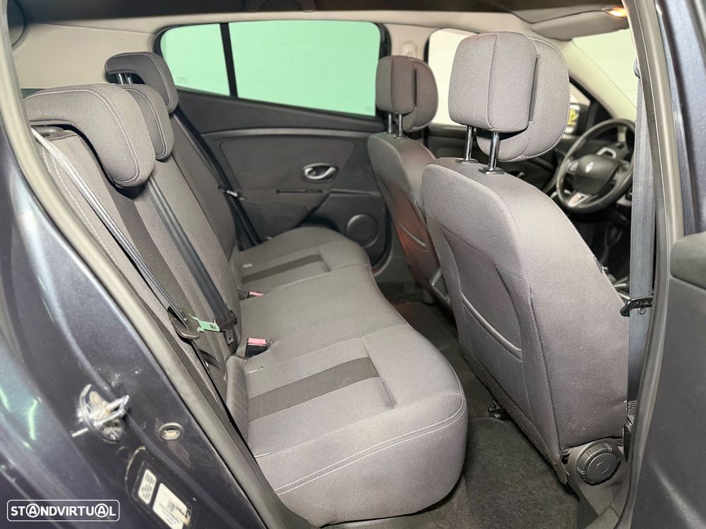 Renault Mégane 1.5 dCi Dynamique S - 10