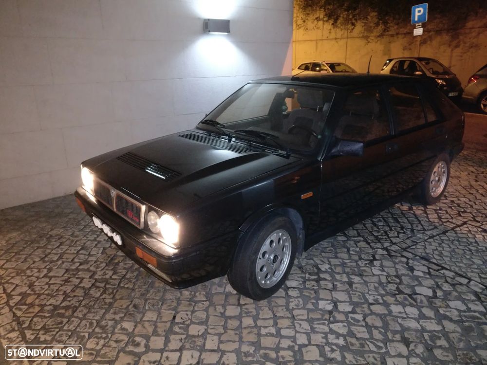 Lancia Delta 1.6 HF Turbo - 11