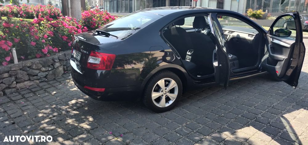 Skoda Octavia 1.6 TDI ELEGANCE - 2