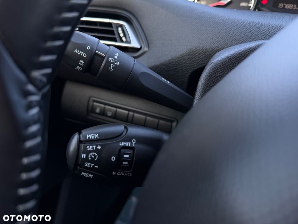 Peugeot 308 BlueHDi 120 EAT6 Stop & Start Allure - 16