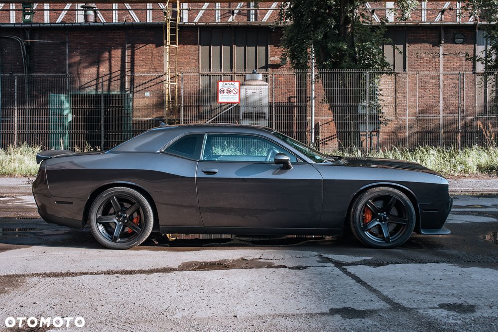 Dodge Challenger 6.2 Hellcat - 12