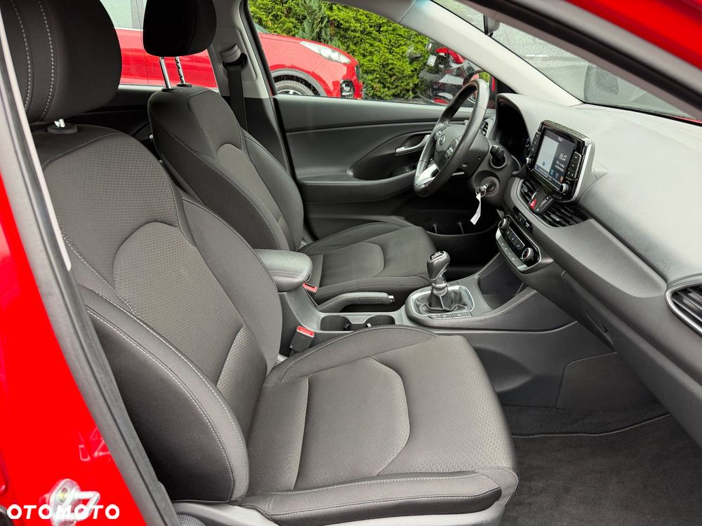 Hyundai i30 1.4 Trend - 12