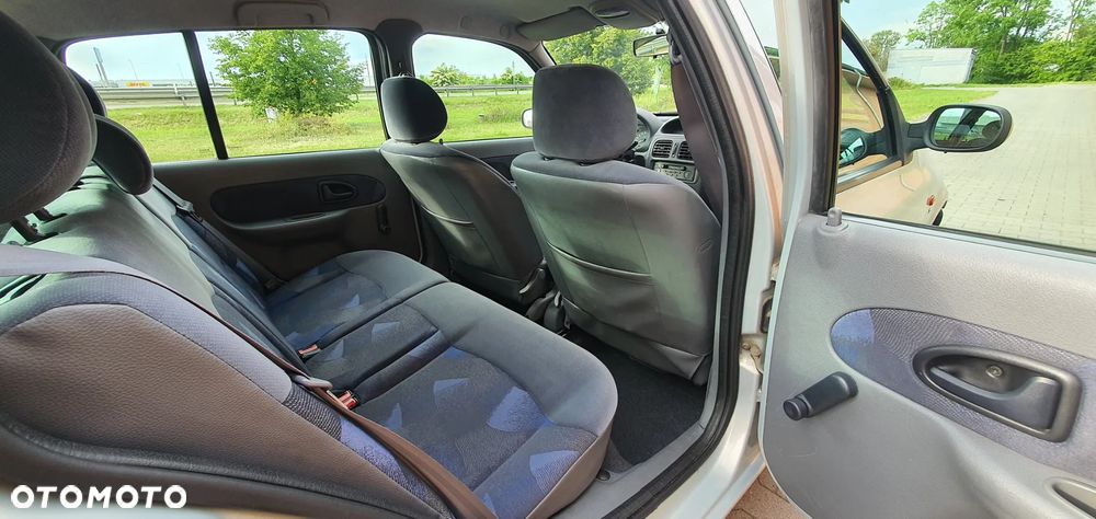 Renault Clio - 18