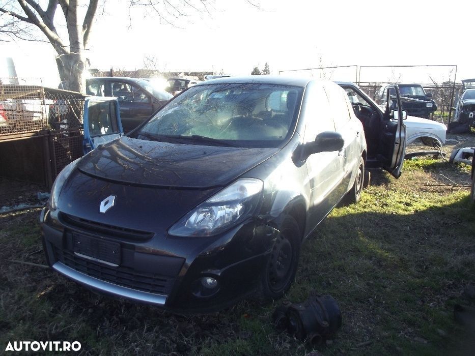 Dezmembrez Renault Clio 3 2012 motor 1.2 benzina si gaz cutie viteze - 1