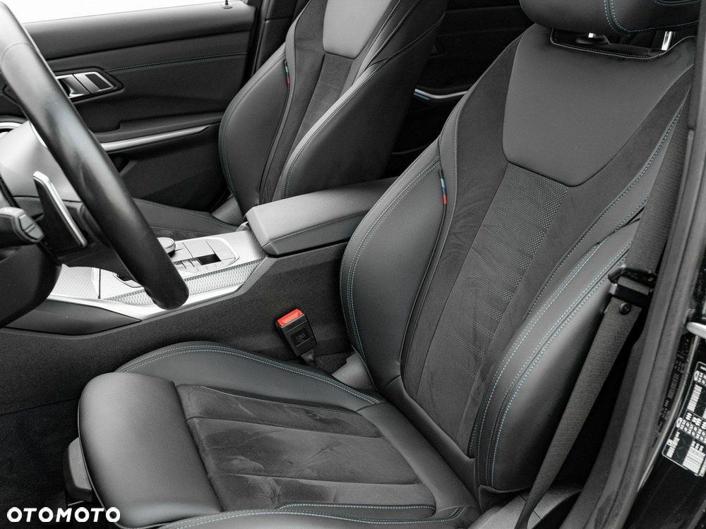 BMW Seria 3 318i M Sport - 14